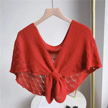 Indlæs billede til gallerivisning Fishtail Mini Knitted Shawl

