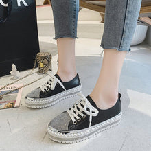 Indlæs billede til gallerivisning Lædersneakers med sølvdiamanter
