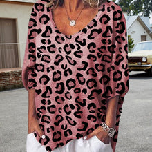 Indlæs billede til gallerivisning Leopardprints T-shirt med V-hals og Halve Ærmer
