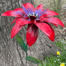 Indlæs billede til gallerivisning Blomsterhavedekoration i metal
