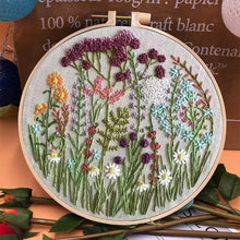 Indlæs billede til gallerivisning Ringformet blomsterbroderisæt til begyndere
