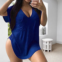 Indlæs billede til gallerivisning Ensfarvet Oversized T-shirt med V-udskæring
