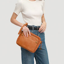 Indlæs billede til gallerivisning Leather Crossbody Bag

