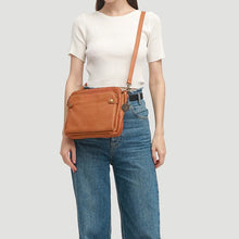 Indlæs billede til gallerivisning Leather Crossbody Bag
