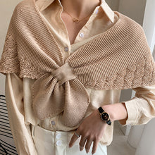 Indlæs billede til gallerivisning Fishtail Mini Knitted Shawl
