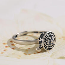 Indlæs billede til gallerivisning Buddhist Tibetan Prayer Wheel Ring OM Mantra Lotus Floral Ring
