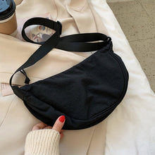 Indlæs billede til gallerivisning Halvmåneformet crossbodytaske
