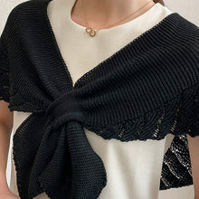 Indlæs billede til gallerivisning Fishtail Mini Knitted Shawl
