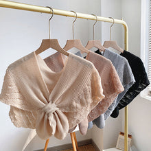 Indlæs billede til gallerivisning Fishtail Mini Knitted Shawl
