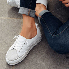 Indlæs billede til gallerivisning Lædersneakers med sølvdiamanter
