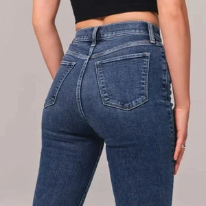 Højtaljede strækbare jeans med brede ben