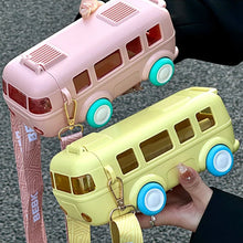 Indlæs billede til gallerivisning Praktisk drikkedunk i busform
