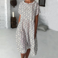 Indlæs billede til gallerivisning Midi-kjole med solsikkeprint
