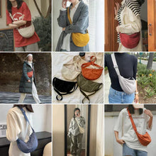 Indlæs billede til gallerivisning Halvmåneformet crossbodytaske
