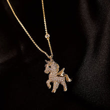 Indlæs billede til gallerivisning Angel Pony Pendant halskæde
