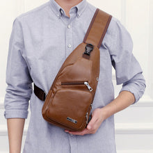 Indlæs billede til gallerivisning Crossbody taske med USB Port (Herre)
