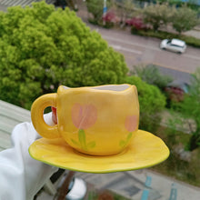 Indlæs billede til gallerivisning Handpainted Flower Ceramic Mug

