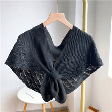 Indlæs billede til gallerivisning Fishtail Mini Knitted Shawl
