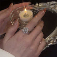 Indlæs billede til gallerivisning Delikat luksuriøs rund zirkon ring
