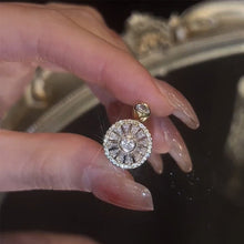 Indlæs billede til gallerivisning Delikat luksuriøs rund zirkon ring
