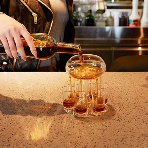 Dispenser og holder til 6 shotglas