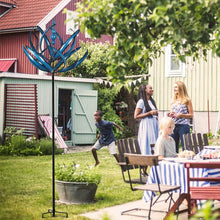 Indlæs billede til gallerivisning Spinnende havedekoration i metal
