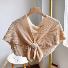 Indlæs billede til gallerivisning Fishtail Mini Knitted Shawl
