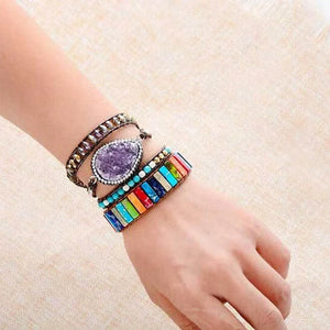 Farverigt kejsersten armbånd