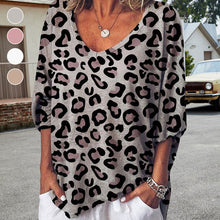 Indlæs billede til gallerivisning Leopardprints T-shirt med V-hals og Halve Ærmer
