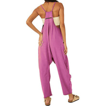 Indlæs billede til gallerivisning Ensfarvet Jumpsuit med V-hals og store lommer
