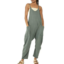 Indlæs billede til gallerivisning Ensfarvet Jumpsuit med V-hals og store lommer
