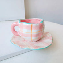 Indlæs billede til gallerivisning Handpainted Flower Ceramic Mug
